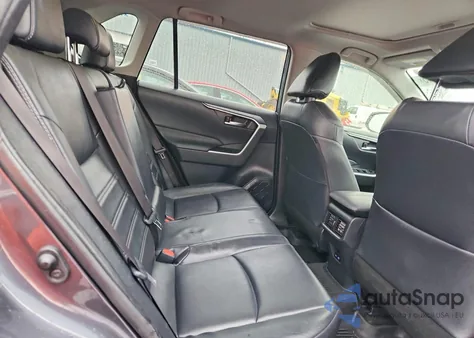 2022 Toyota Rav4 Xle Premium z USA, uszkodzony, nr VIN JTMB6RFV6ND054742